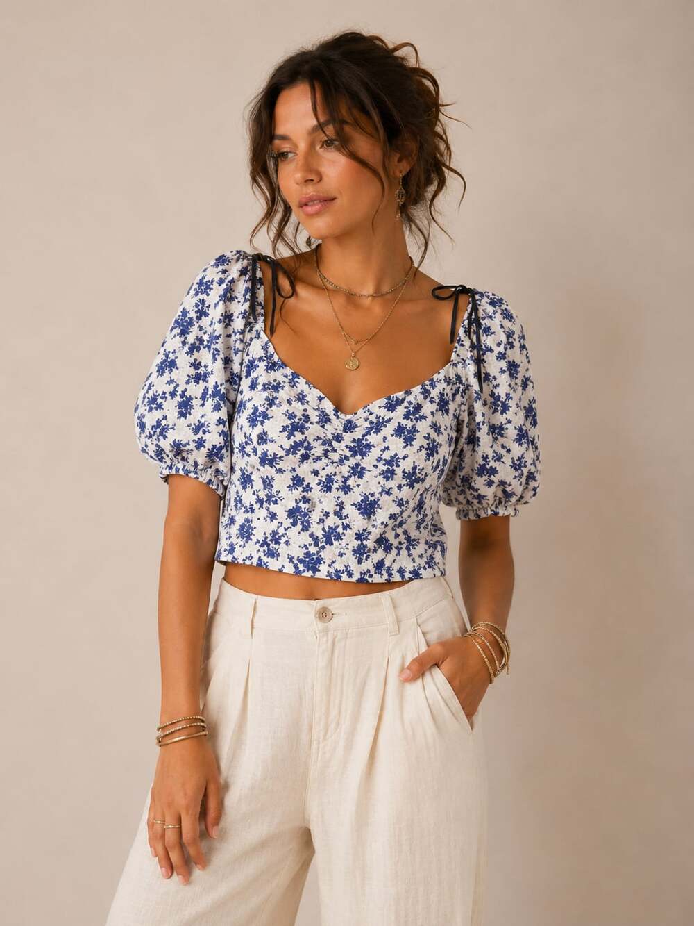 Forever 21 Blue and White Floral Puff Sleeve Crop Top